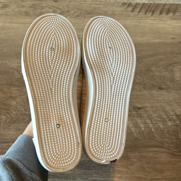 Like new Canvas Casuals striped slip on shoes size 7 - Picture 4 of 4